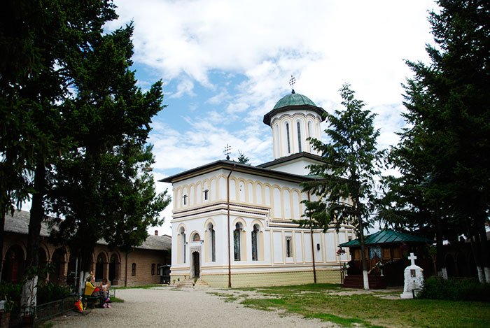 Parohii şi mănăstiri în sărbătoare 106683