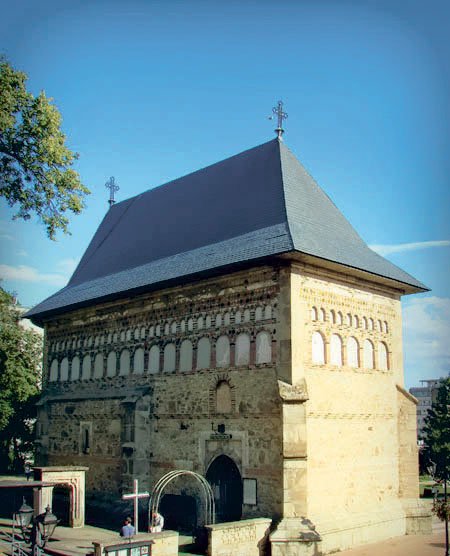 Pietrenii îşi cinstesc patronul spiritual 106673