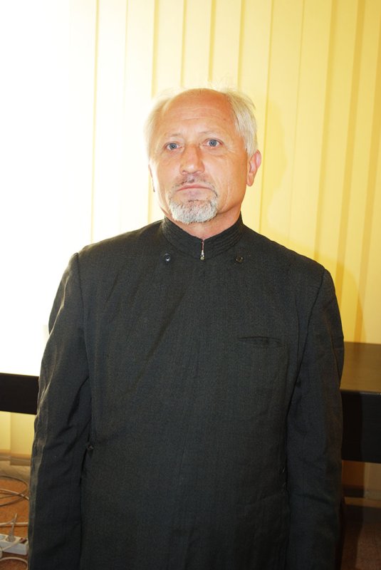 Răspunsuri duhovniceşti: Sfânta Cruce, altarul mântuirii noastre 106691