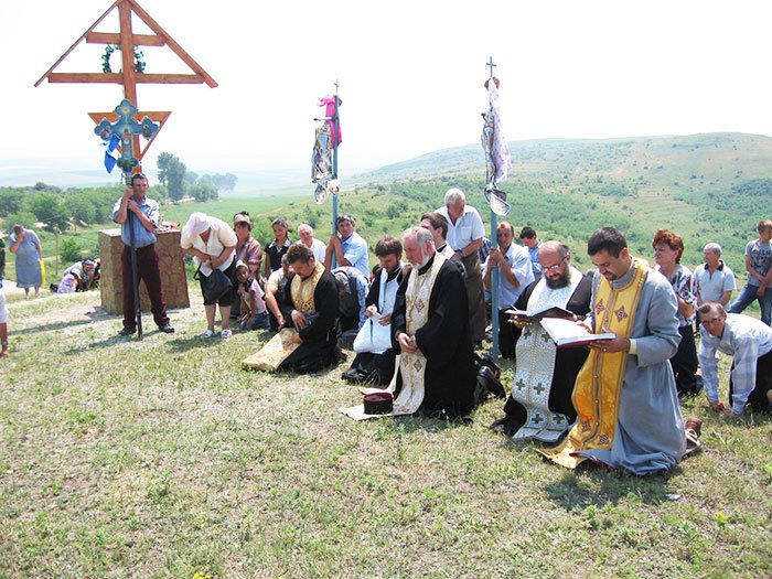 Sfinţire de troiţă în parohia Căueşti, Protopopiatul Iaşi 2 106675