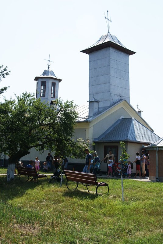 Slujbă arhierească în Parohia mehedinţeană Izimşa 106680