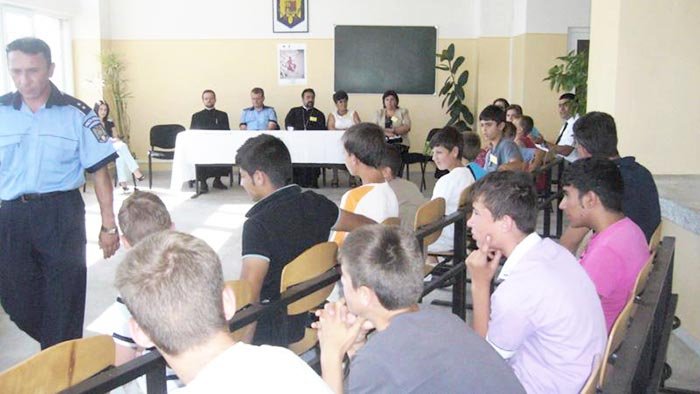 Activităţi pentru prevenirea delincvenţei juvenile în Episcopia Giurgiului 106747