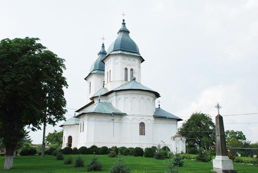 Catedrala episcopală din Huşi îşi serbează hramul 106776