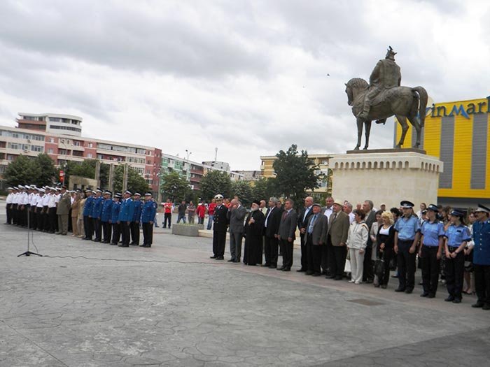 Drapelul naţional, sfinţit în mai multe biserici din ţară 106778