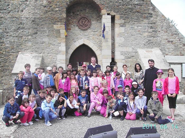 „Hristos împărtăşit copiilor“, în parohia ,,Pogorârea Sfântului Duh“ din Rădăuţi 106791