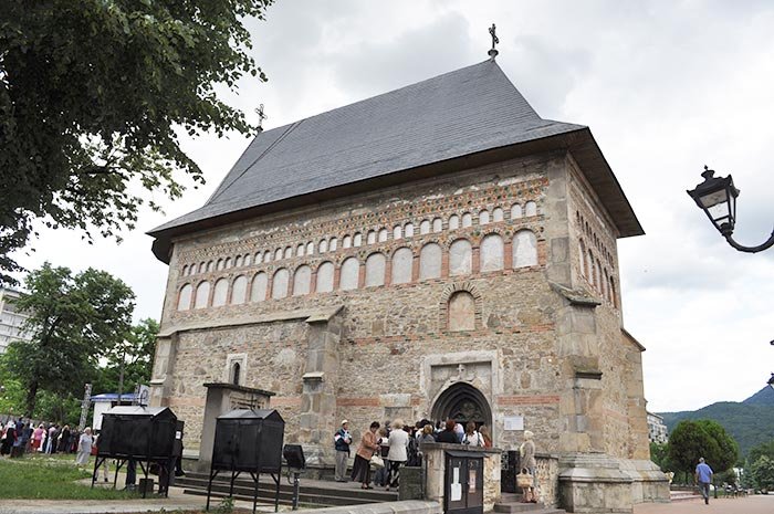 „Ne străduim ca sărbătoarea Sfântului Ioan Botezătorul să capete o şi mai mare intensitate“ 106788