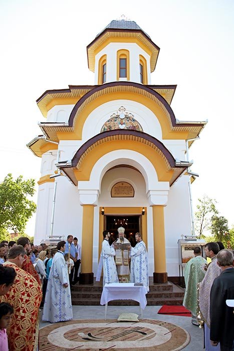 Resfinţirea bisericii din Parohia gorjeană Şasa 106783