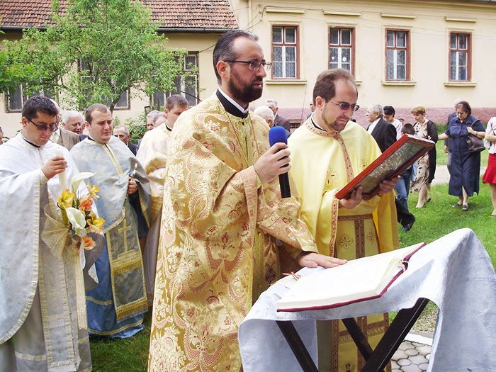 Biserica din Câlnic îşi serbează hramul 106821