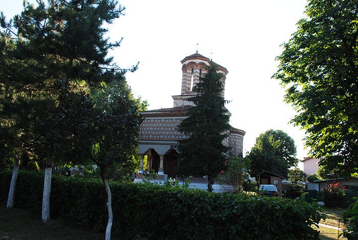 Biserici închinate Sfinţilor Petru şi Pavel 106813