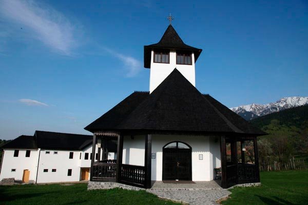 Hramul Schitului Bran 106897