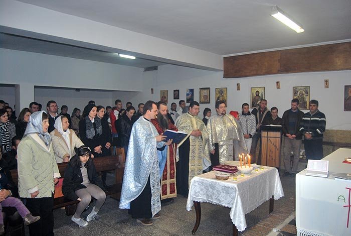 Liturghie şi asistenţă duhovnicească pentru românii din Valladolid 106914