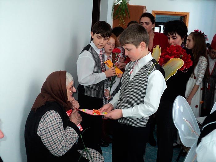 Majoritatea românilor nu se implică în cauze caritabile 106902