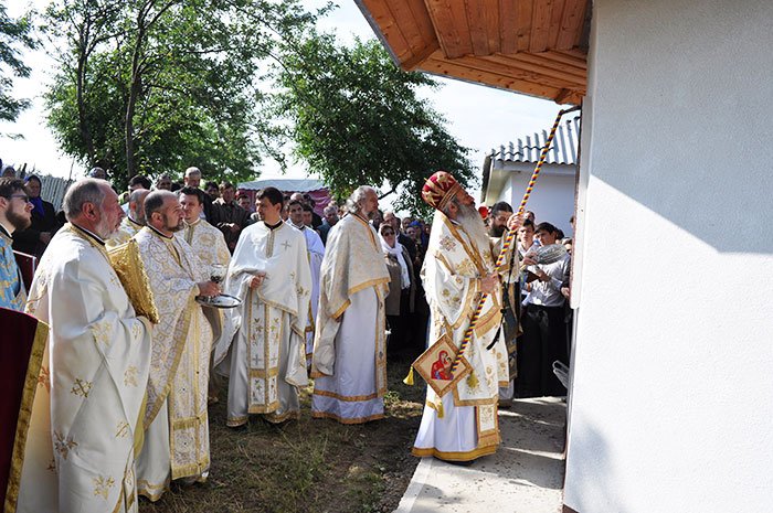 Biserica satului Rotăria, resfinţită după 60 de ani 106938
