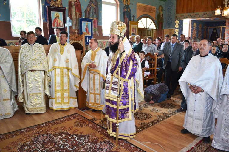Biserica din Parohia Sadova Veche a fost târnosită 106963