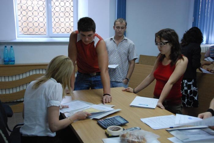 De azi încep înscrierile la universităţi 107112