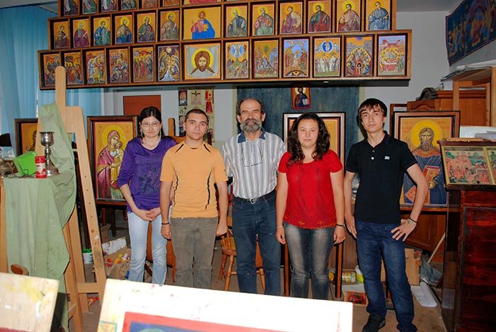 Urmaşii lui Brâncuşi, crescuţi de Arhiepiscopia Craiovei 107176