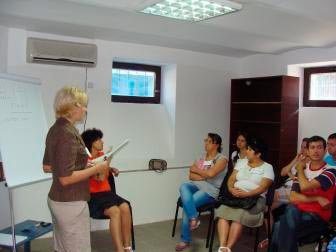 Cursuri de bucătar şi lucrător social pentru persoanele defavorizate 107212