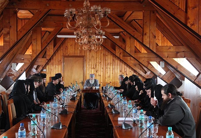 Întâlnire cu stareţii din Arhiepiscopia Sibiului 107239