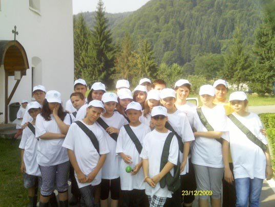 Elevi botoşăneni în tabăra naţională de ecologizare de la Sâmbăta de Sus 107356