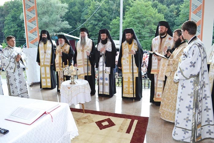 Hramul Mănăstirii Vasiova din Caraş-Severin 107349