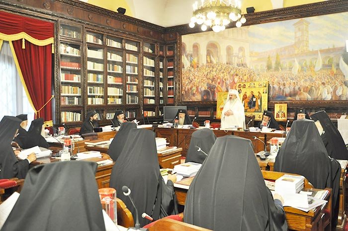 Ierarhii Bisericii Ortodoxe Române în sinod 107365