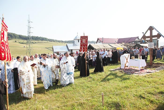 Biserică nouă la Schitul Pelişor 107400