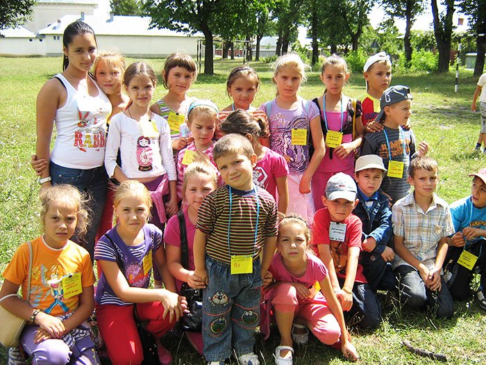 De pe uliţa copilăriei în „pridvorul satului” Plăieşu 107440