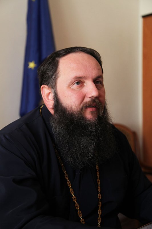 Răspunsuri duhovniceşti: Minunile Sfinţilor Rafail, Nicolae şi Irina 107432