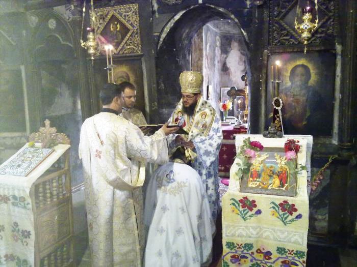 Sfinţiri în Mitropolia Munteniei şi Dobrogei 107454