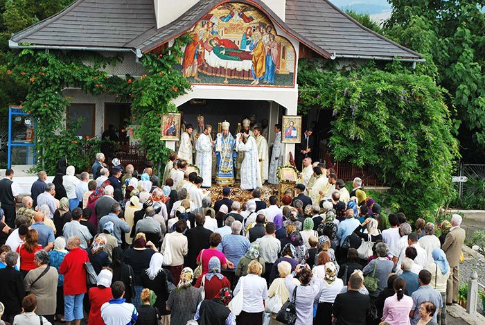 Sărbătoare pe malurile Dunării, la Orşova 107494