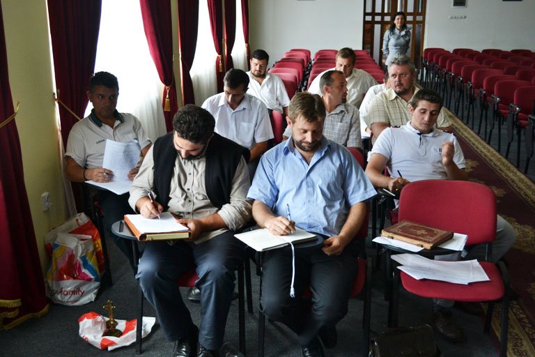 Formare profesională în Episcopia Caransebeşului 107540