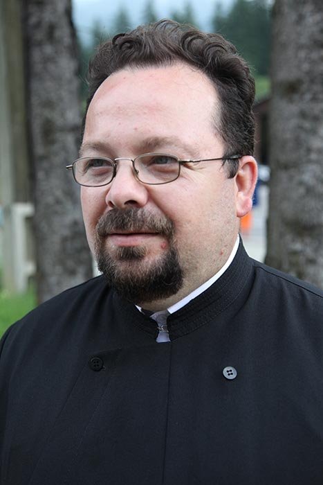 Răspunsuri duhovniceşti: Preotul misionar în Biserică 107586