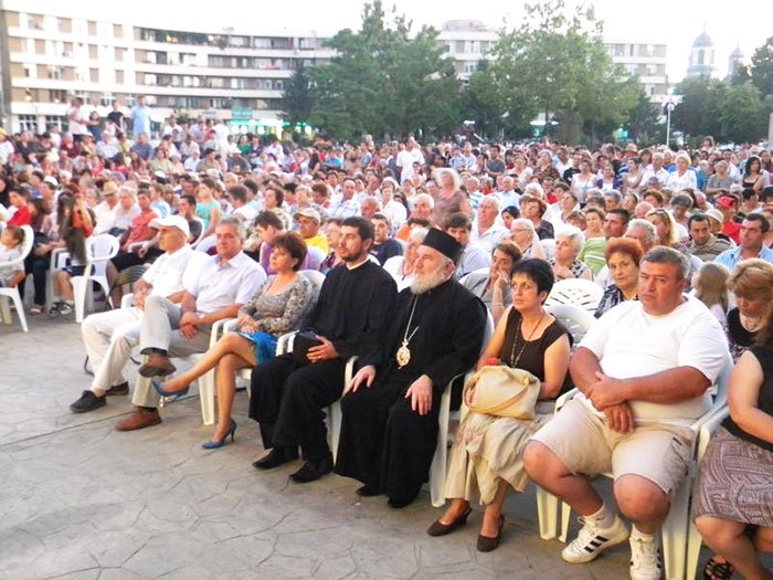 Prezenţă arhierească la Festivalul „Săptămâna Filmului interetnic“ 107605