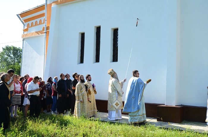 Sfinţiri de biserici în ajunul postului 107601