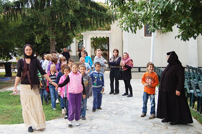 Tabără la Tismana pentru elevii timişeni 107642