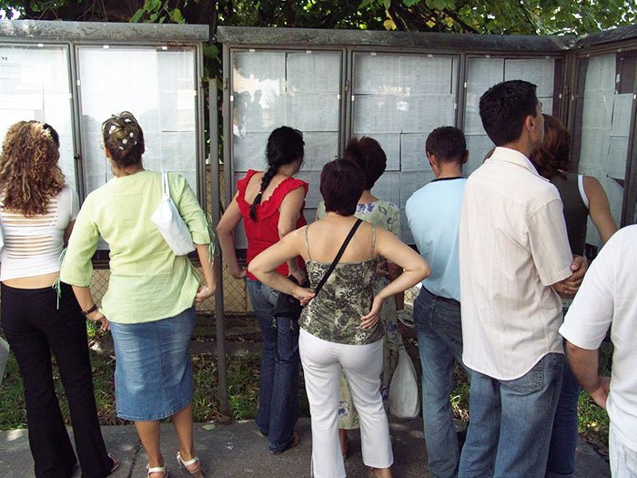 Doar jumătate dintre suplinitori au promovat 107785