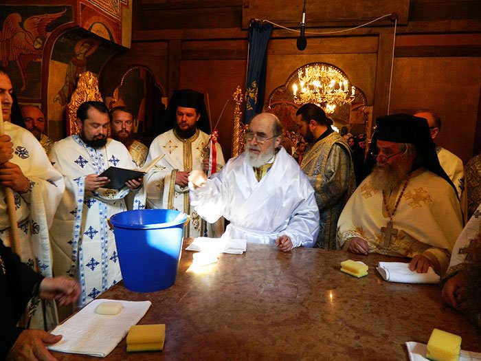 Resfinţirea bisericii vechi a Mănăstirii Hodoş-Bodrog 107791