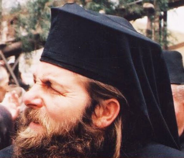 A plecat la Domnul părintele arhimandrit Gheorghe Avram de la Valea Mare 107800