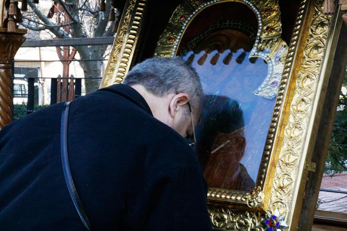 „Prin tine, frumuseţea Învierii a înflorit şi lumina sa a strălucit“ 107833