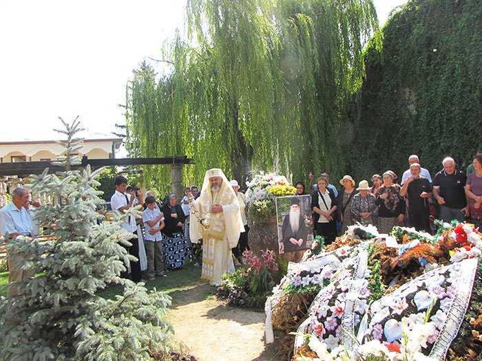 Rugăciune sub omoforul Maicii Domnului la Techirghiol 107871