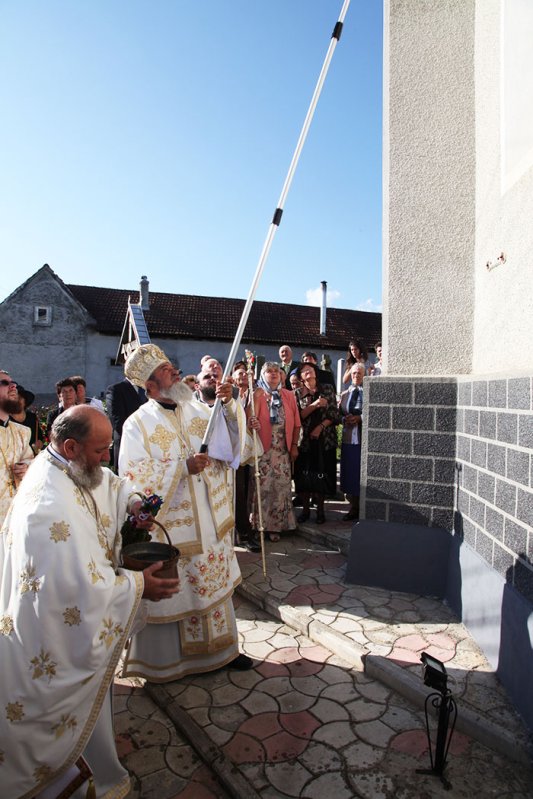 Pictura bisericii mari din Lisa a fost sfinţită 107885