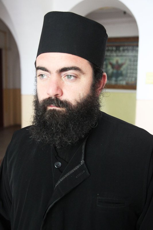 Răspunsuri duhovniceşti: Ascultarea faţă de duhovnic 107898