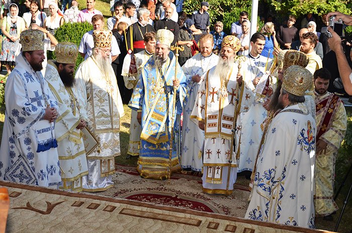 Hram la Mănăstirile Brâncoveni şi Hurezi 107940