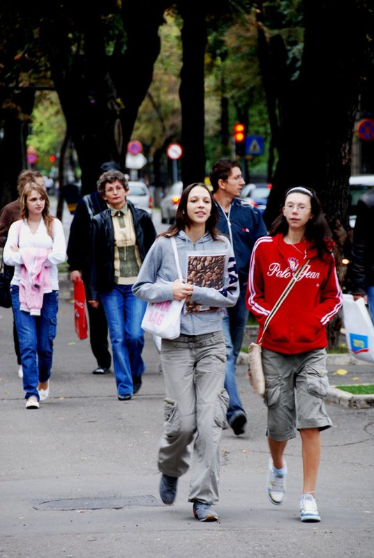 Aproape 110.000 de candidaţi dau astăzi prima probă 108021