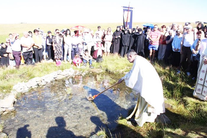 Schitul Semenic, loc de pelerinaj în Munţii Banatului 108024