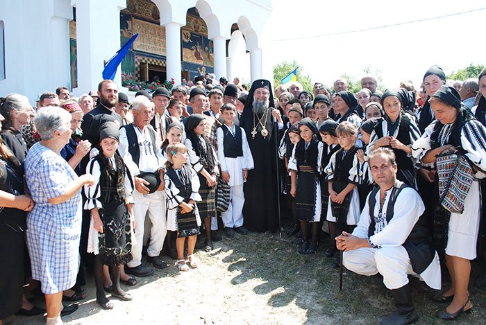 IPS Irineu a sfinţit biserica din Racoviţa 108046
