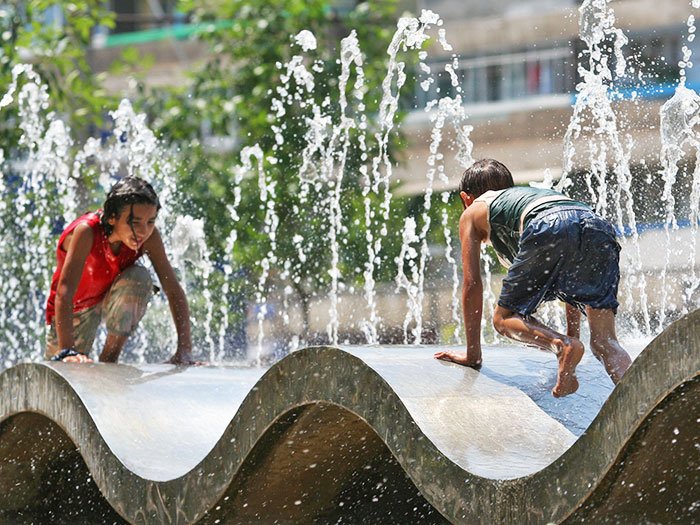 Trei zile de caniculă 108037