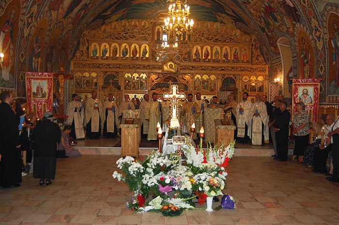 Părintele Jivoin Forga a fost condus pe ultimul drum 108096