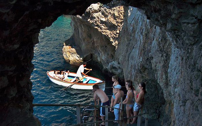 Fascinanta Grotă Albastră 108134