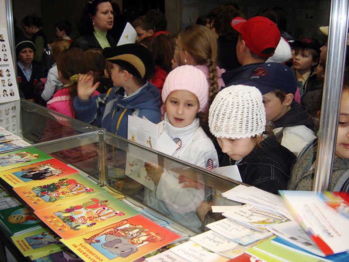 Începe Salonul Internaţional de Carte de la Chişinău 108115